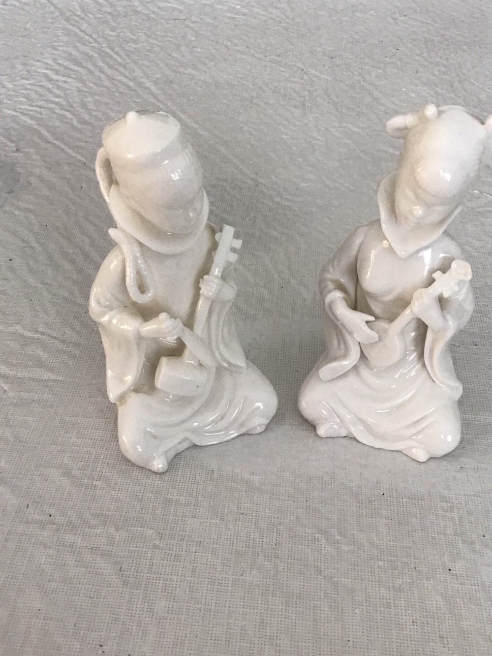 Vintage Porcelain Pair of White Musicians Figurines #142